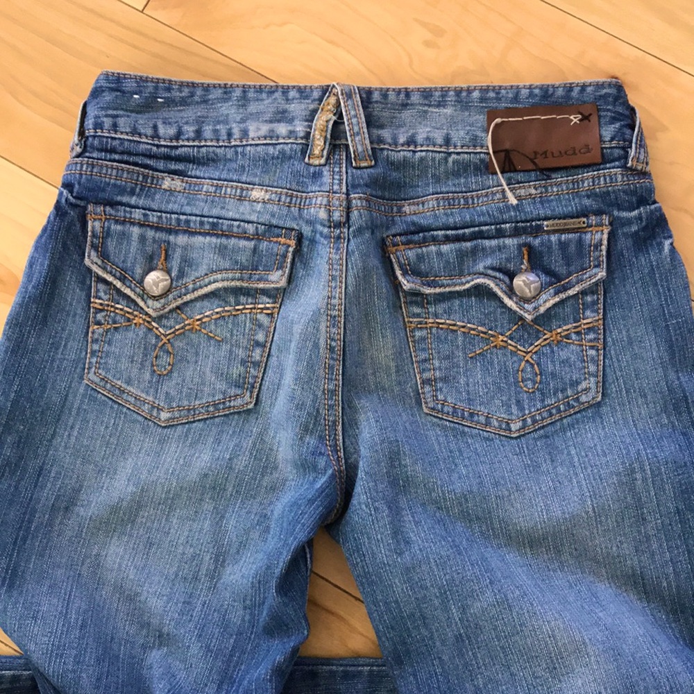 Blue Jeans - Picture 3 of 4